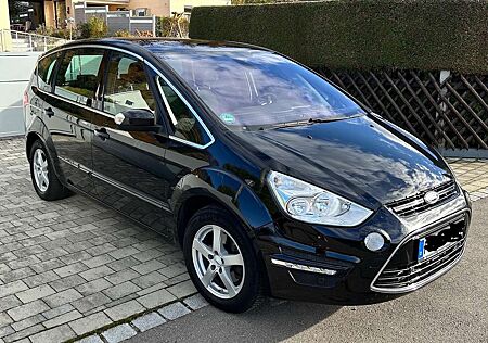 Ford S-Max Titanium 1,6 ECO 118 kw / 160 PS