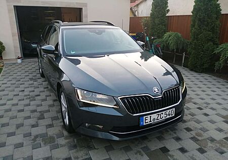 Skoda Superb Combi 2.0 TDI DSG Ambition