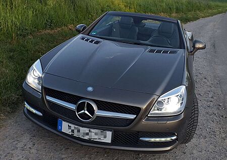 Mercedes-Benz SLK 200 (BlueEFFICIENCY) 7G-TRONIC