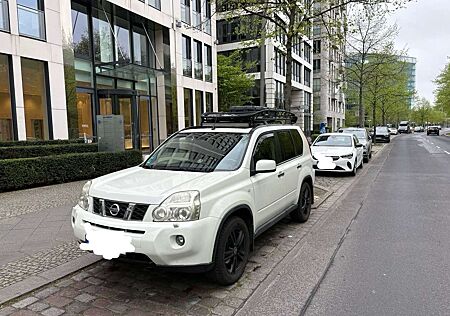 Nissan X-Trail 2.5 4x4 CVT-Automatik LE