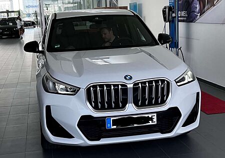 BMW iX1 xDrive30 M Sportpaket