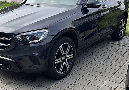 Mercedes-Benz GLC 300 e 4MATIC Plug-in Hybrid