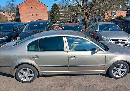 Skoda Superb 2,5 TDi Aut Klima Leder SHZ LMF PDC BC