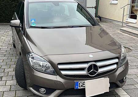 Mercedes-Benz B 180 (BlueEFFICIENCY)