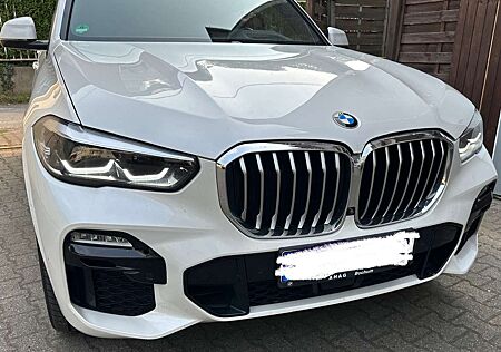 BMW X5 M M xDrive 30d M Sport mit Gestiksteuerung