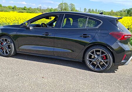 Ford Focus ST-X
