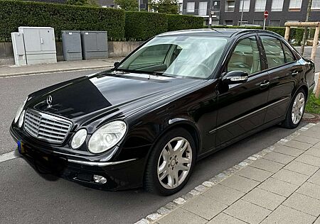 Mercedes-Benz E 220 Elegance 170 ps