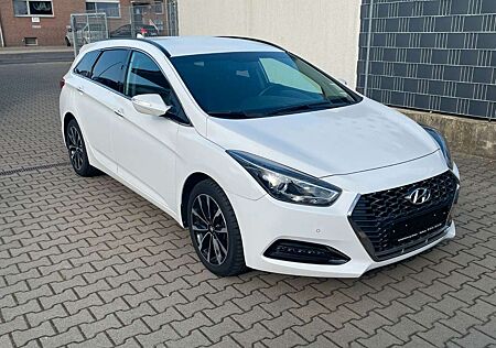 Hyundai i40 cw blue Space,1.Hand,Tüv+Au neu,Top Zustand