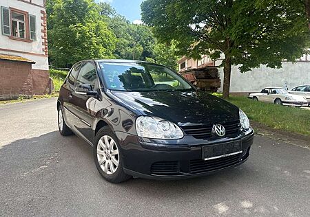 VW Golf Volkswagen V Lim. Comfortline / SHZ / Klima / TÜV neu