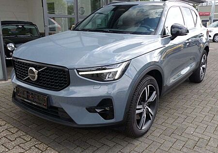 Volvo XC 40 XC40 Plus Dark B4 Aut.*AHK*ALARM*19"*