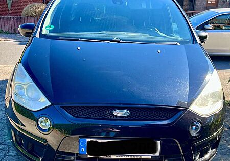 Ford S-Max Titanium
