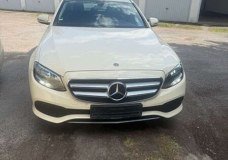 Mercedes-Benz E 200 d T 9G-TRONIC Avantgarde