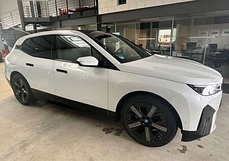 BMW iX gebraucht kaufen BMW iX M60 22Z Bowers AHK PANSKY AHK