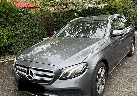 Mercedes-Benz E 200 Mercedes Benz E200 T Avantgarde Scheckheftgepflegt