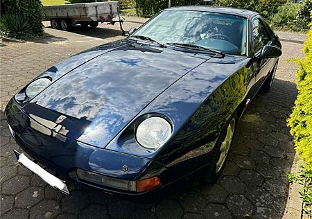 Porsche 928 GTS