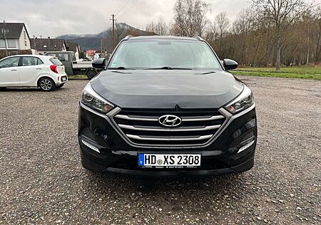 Hyundai Tucson blue Classic 2WD