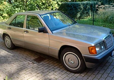 Mercedes-Benz 190 190 E 1.8