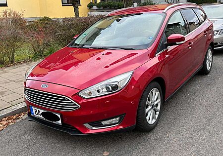 Ford Focus Titanium 1.0 Navi AHK Autom. EcoB. StartStop
