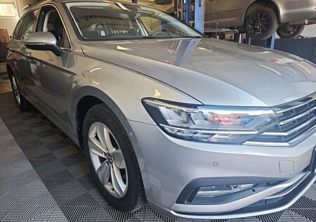 VW Passat Variant Volkswagen Business Premium
