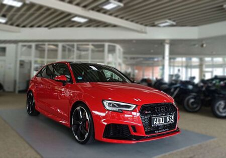 Audi RS3 Sportback 2.5 TFSI qua.; NAV MTRX PANO KAM..