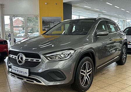 Mercedes-Benz GLA 200 7G DCT*PANO*LED*NAVi*KAMERA*SiTZHG*MB100