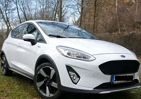 Ford Fiesta Active S&S - B&O Play - Winterpaket