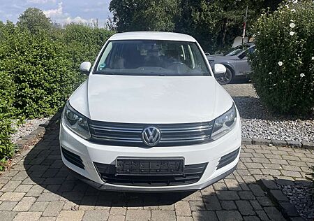VW Tiguan Volkswagen Trend & Fun BMT,1,4TSI,scheckh.,Navi,AHK,Top