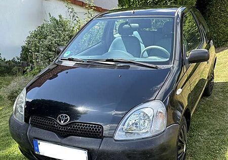 Toyota Yaris 1.0 linea terra