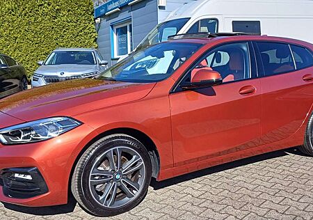 BMW 118i 118 Sport Line-Klimaau-Navi-Leder-Kamera-Panorama