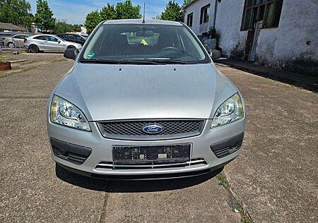 Ford Focus 1.6 16V Ambiente