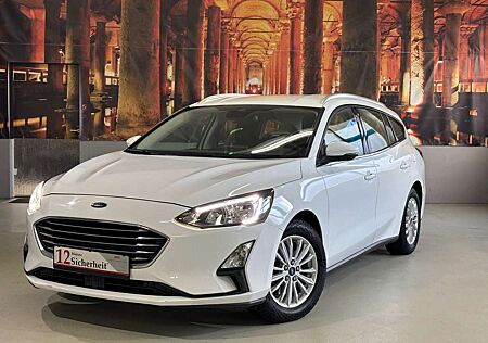 Ford Focus Titanium/NAVI/AHK/AUTOMATIK/ALU/RÜCKFAHK