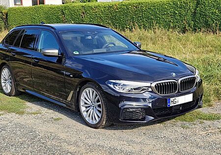 BMW 530d 530 xDrive Touring M-Paket, Live Cockpit, ad. LED