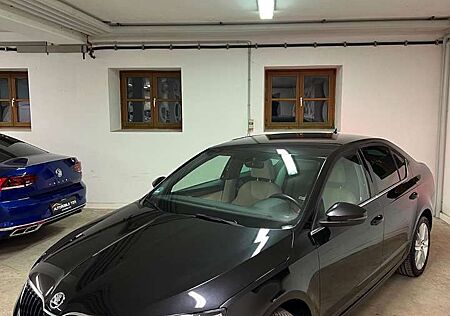 Skoda Octavia 1.6 TDI SCR Premium Edition LED AHK Alu