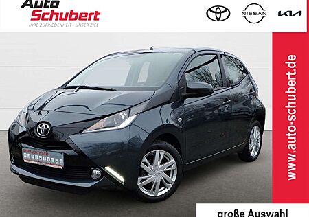 Toyota Aygo x-Play Touch 5-TÜRER, 1.0 L, 5-GANG+Allwetter+Kame