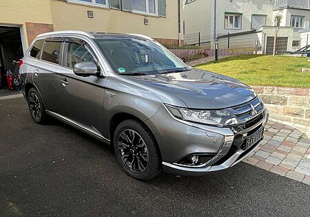 Mitsubishi Outlander 2.0 4WD Plug-In Hybrid Plus