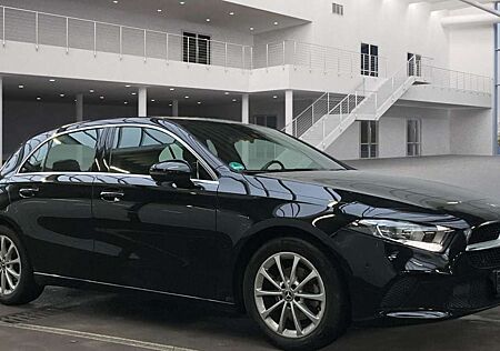 Mercedes-Benz A 180 PROGRESSIVE T.LEDER/WIDESCREEN/SHZ/SPURASS-KAMERA