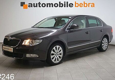 Skoda Superb 2.0TDI Elegance Xenon ALU 17 AHK Navi