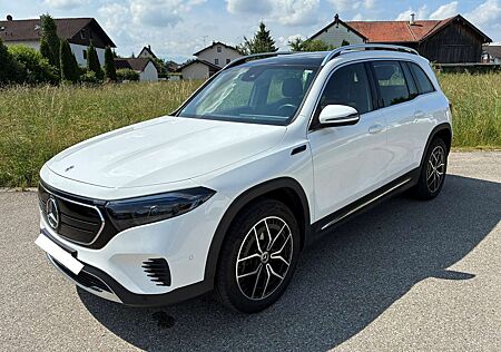Mercedes-Benz EQB 250 Electric Art