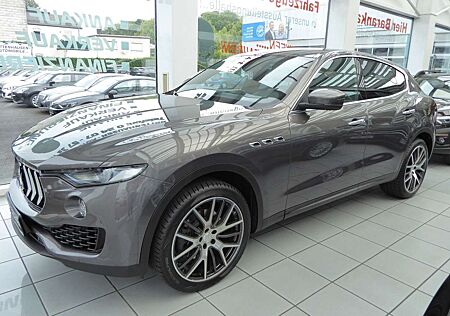 Maserati Levante Q4 Pano-SD