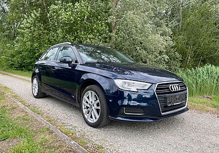 Audi A3 Sportback design Automatik 1.6l TDi Tüv=01/27