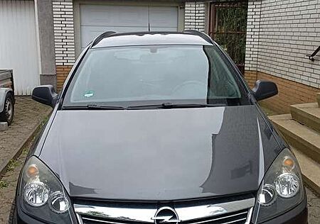 Opel Astra Caravan 1.4 Caravan Edition 111 Jahre