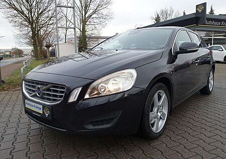 Volvo V60 D3 Momentum Navi Klima SHZ