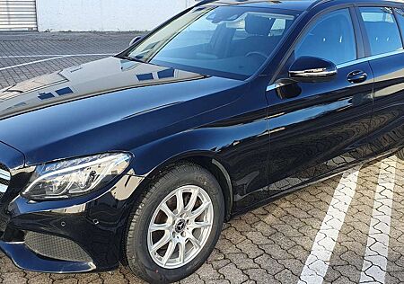 Mercedes-Benz C 200 C-Klasse T Autom. Standheizung, el. AHK, Kamera