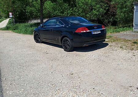Ford Focus 1.6 16V Black Magic