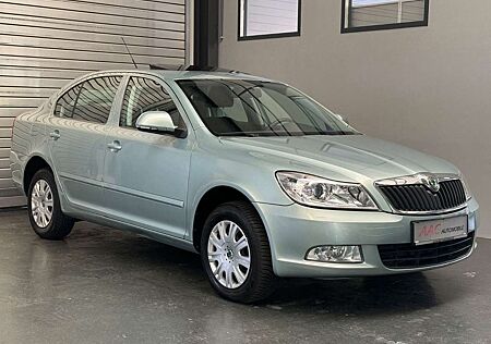 Skoda Octavia Ambiente Autom./Klima/PDC/Schiebedach