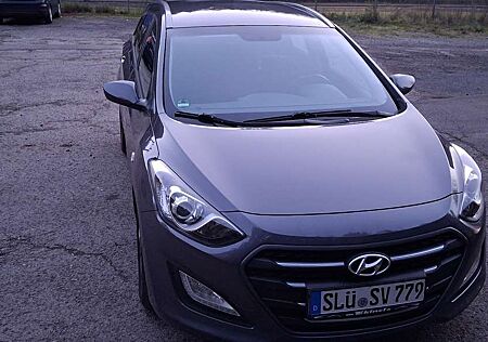 Hyundai i30 blue Kombi 1.6 CRDi Classic