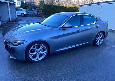Alfa Romeo Giulia Super Q4 Klima PDC 2HD navi F1