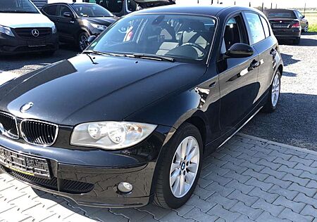 BMW 118i 118 Schwarz