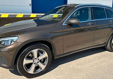 Mercedes-Benz GLC 250 d 4Matic*PANO*AHK*LED*360°KAM*LEDER*LUFT