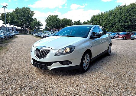 Lancia Delta Oro 1.4 Eur 4*Leder*Klimaautom.*SR+LMF*WR*